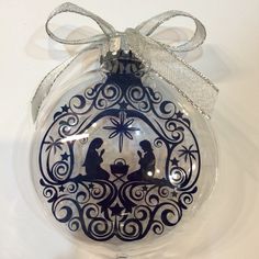 Floating Christmas Ornament made with my Silhouette Cameo cutting machine and adhesive vinyl (Oracle 651)